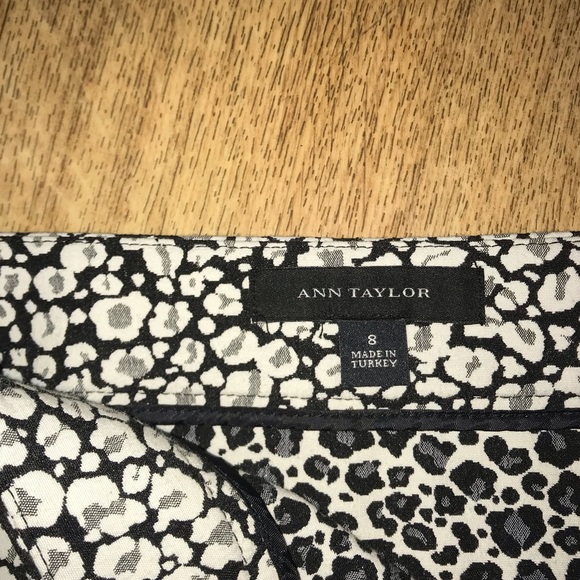 - Ann Taylor Black and White Leopard Skirt Size 8 - Picture 4 of 4